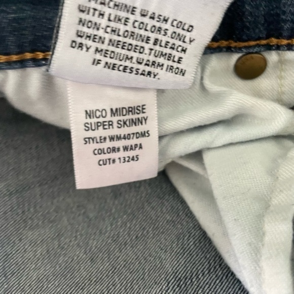 Hudson Nico Midrise Super Skinny Distressed Jeans Size 26 Color Wapa - Picture 11 of 12